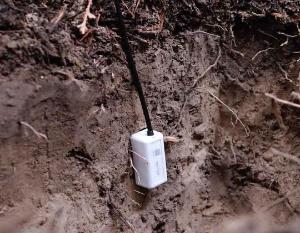 Soil moisture data logger