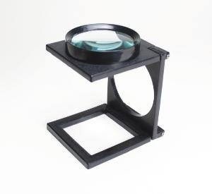 Giant folding magnifier