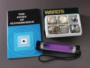 Ward's® Basic Longwave Fluorescent Mineral Study Set