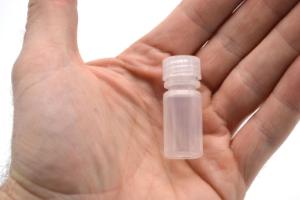 Plastic reagent bottle 4 ml